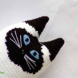 Подушки в виде котиков