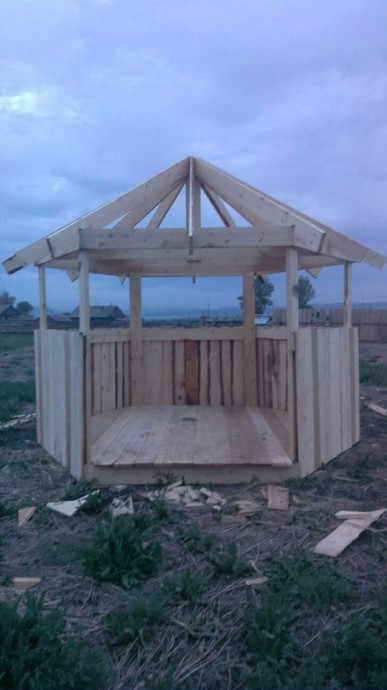 Притененная беседка своими руками