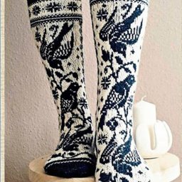 Жаккардовый узор с птичками