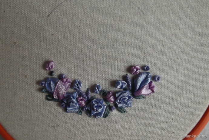 Игольница с вышивкой