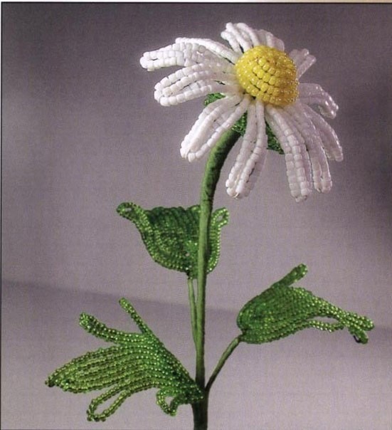 Ромашка из бисера