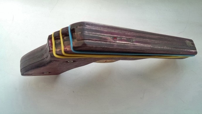 Самоделка для хулигана: пистолет-резинкострел