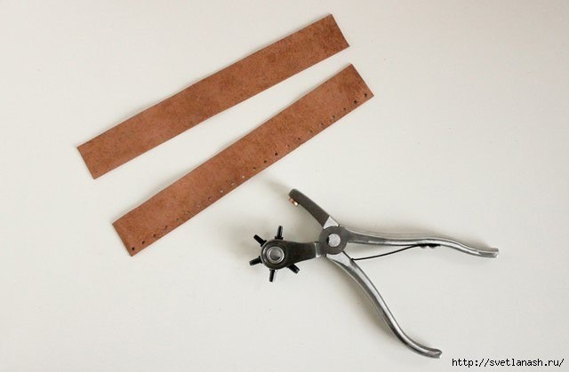 Шарф-снуд с отделкой эко-кожей и кнопками: мастер-класс