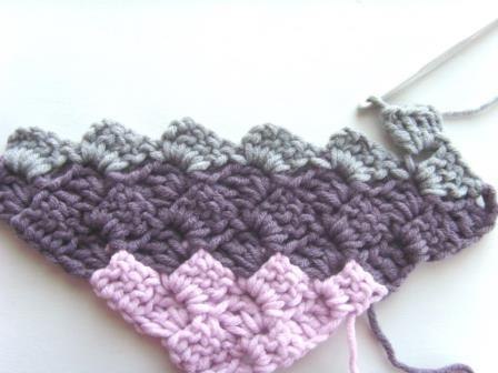 Очень красивый плед с диагональными полосами