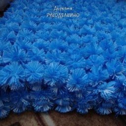 Очень мягкий плед из помпонов