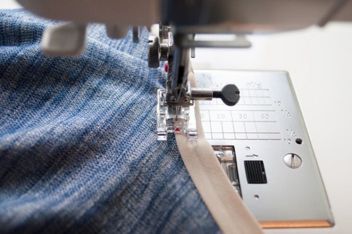 ​Техника обработки проймы косой бейкой