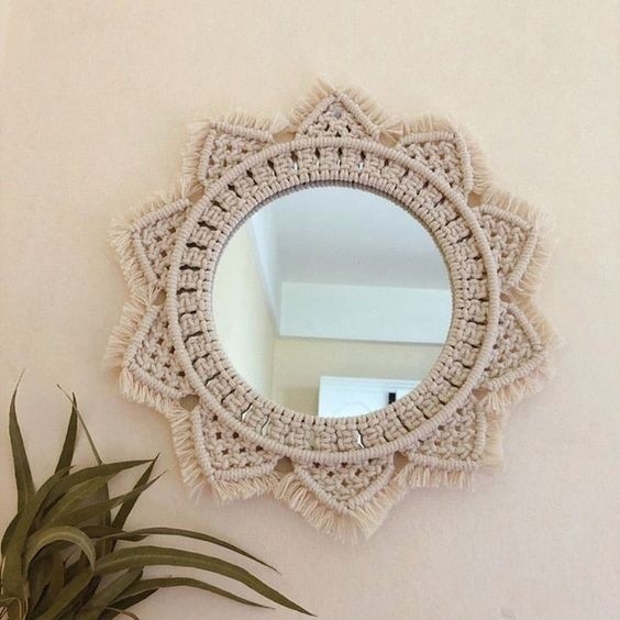 Варианты декора зеркал плетением макраме