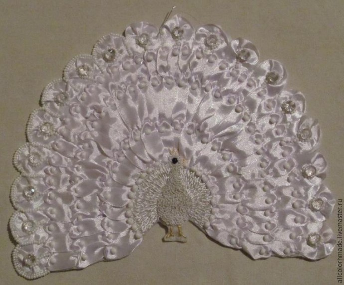 Делаем оригинальный элемент для аппликации "Белый павлин" Делаем оригинальный элемент для аппликации "Белый павлин"