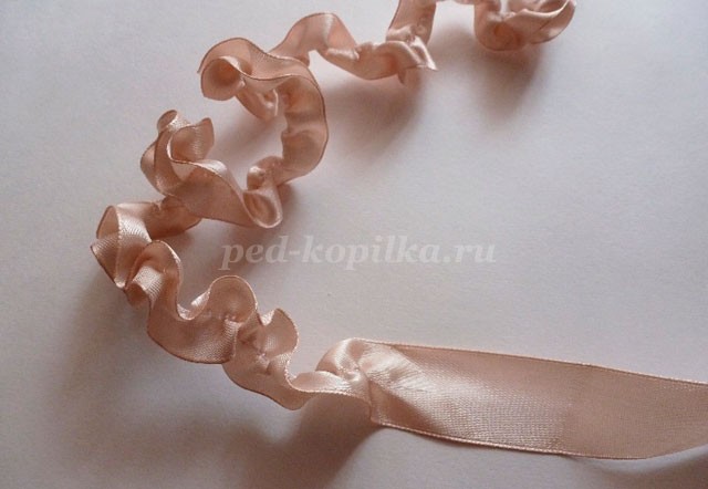 Лапоть из атласных лент