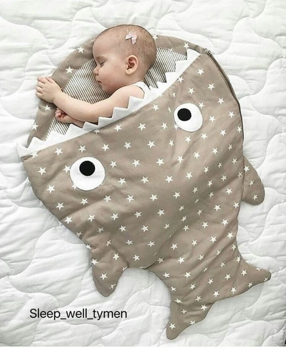 ​Спальный мешок в виде акулы