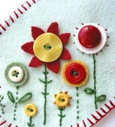 Цветы из пуговиц