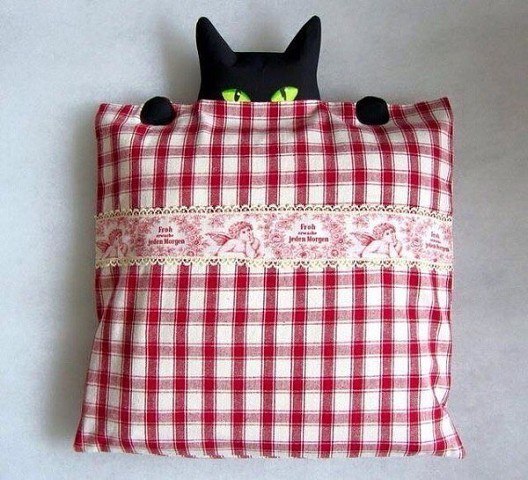 Креативные подушки с кошками: идеи