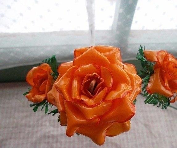 Розы из пластиковых бутылок: красивее только живые