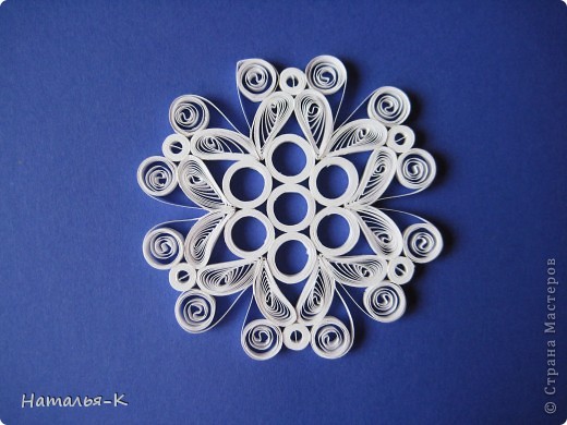 Снежинки в технике квиллинг