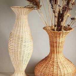 ​Ваза из газетных трубочек