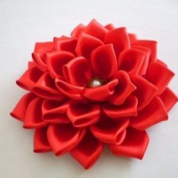 Георгин из атласной ленты