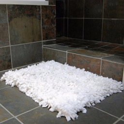 Коврик из старого полотенца