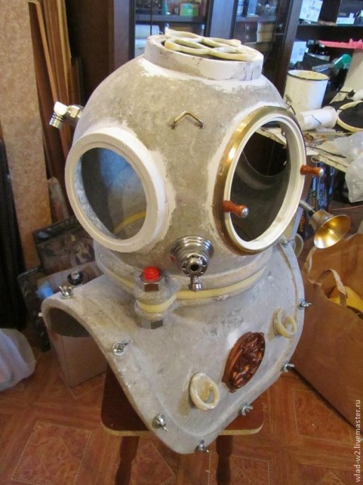 Шлем водолаза из папье-маше
