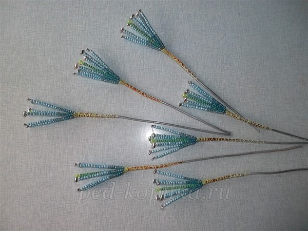 Цветы из пластиковых бутылок для сада