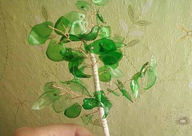 ​Красивое дерево из пластиковой бутылки