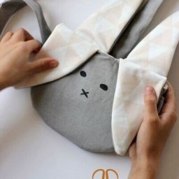 ​Шьём ребеночку сумку в виде зайки