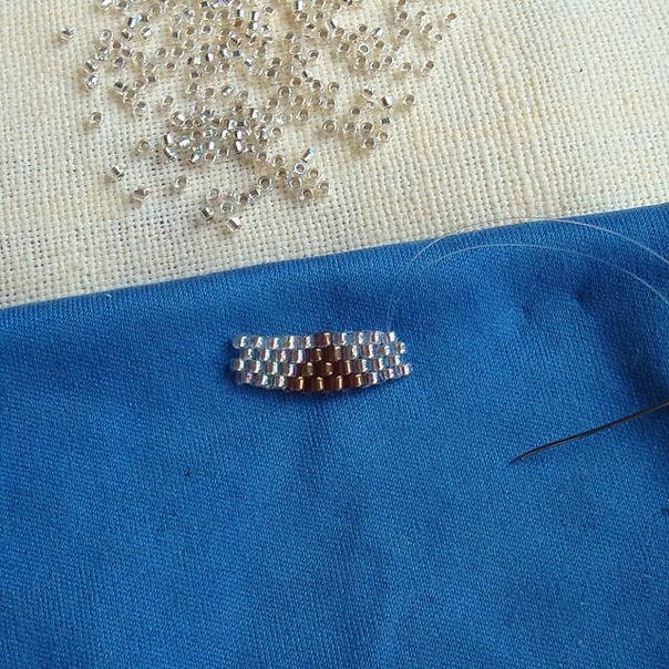 ​Веточка вербы из бисера