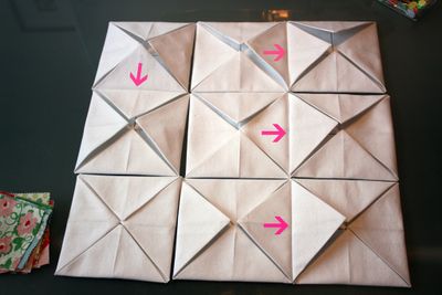 Изумительной красоты подушка с объемными элементами