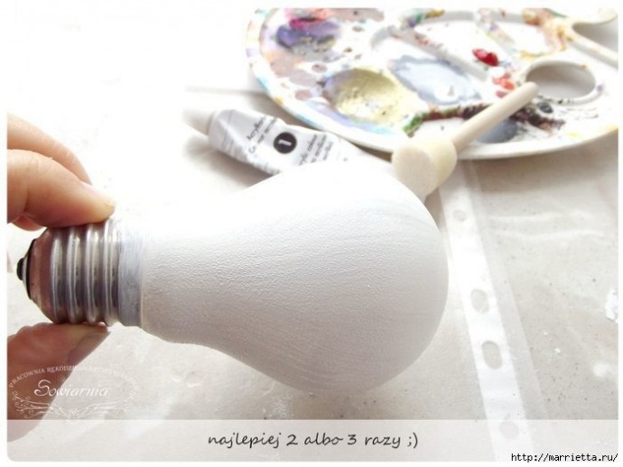 Снеговик из лампочки