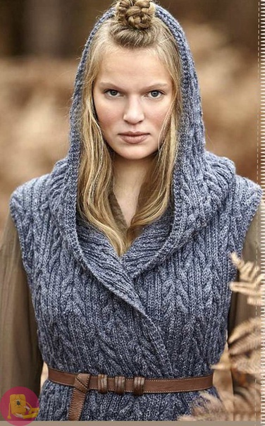 Замечательный жилет с капюшоном