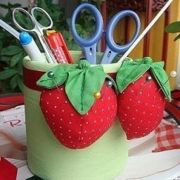 ​Игольница и стакан для инструментов: два в одном