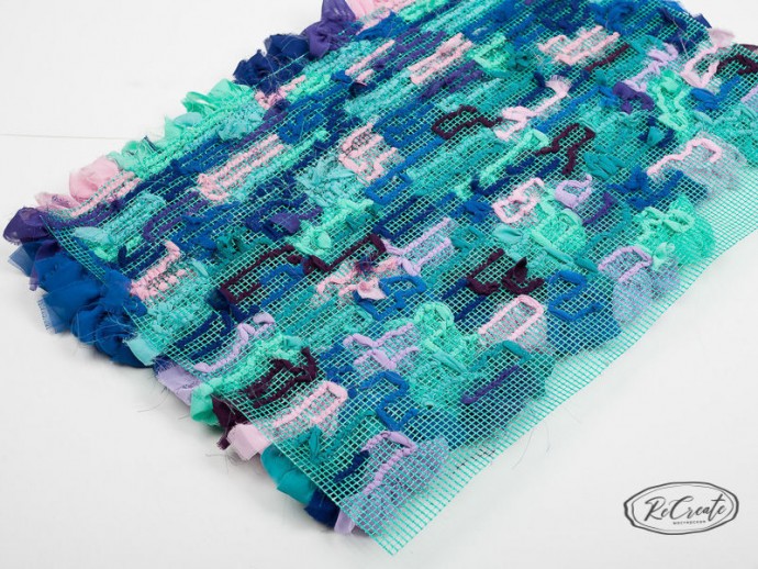 Коврик из лоскутков Коврик из лоскутков