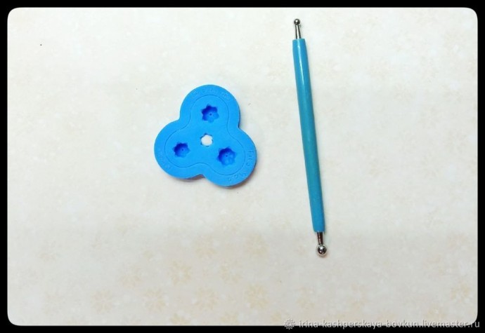 Цветы ландыша из полимерной глины