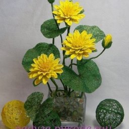 Кувшинка из бисера