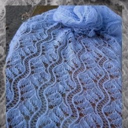 Пуховый палантин "Все реки текут"