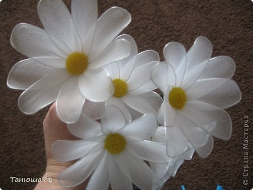 Ромашки из капрона