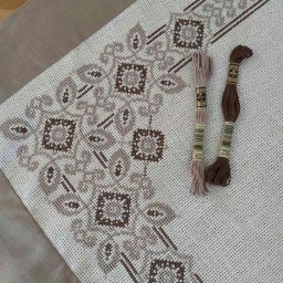 Украшаем уголочки салфетки красивыми узорами