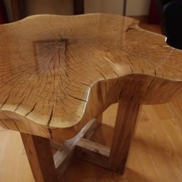 Уникальный столик из среза дерева