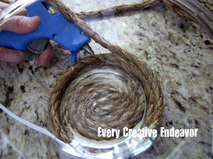 Вазочка из пеньковой верёвки