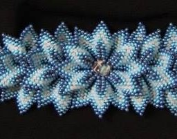 ​Браслет из бисера с цветами-звёздами