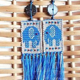 Этнические серьги "Синие слоны" в технике макраме