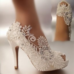 Идеи украшения праздничных туфелек кружевами