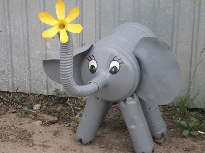 Интересные поделки из пластиковых бутылок