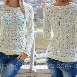 Славный свитер интересным узором