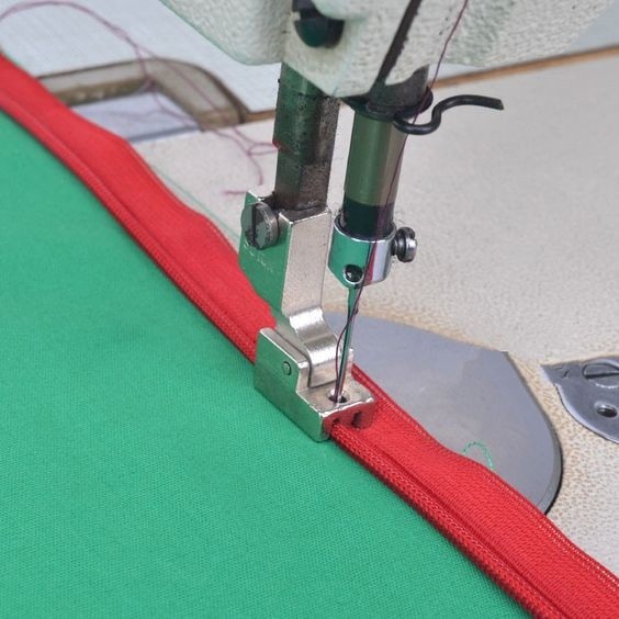 ​Учимся вшивать молнии