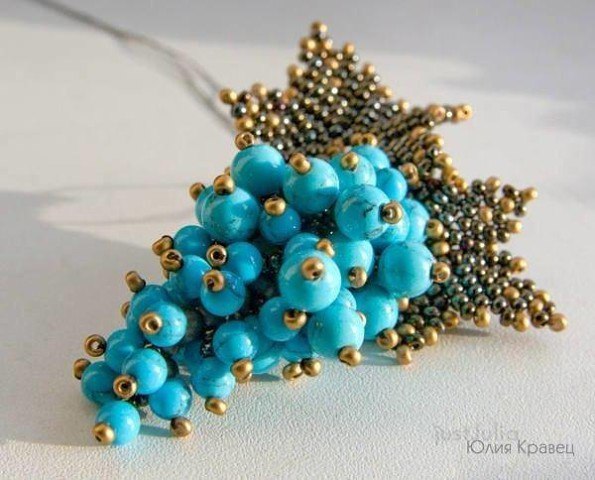 Брошь "Смородинка"