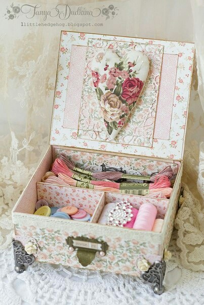 Чудесные чемоданчики для рукодельниц