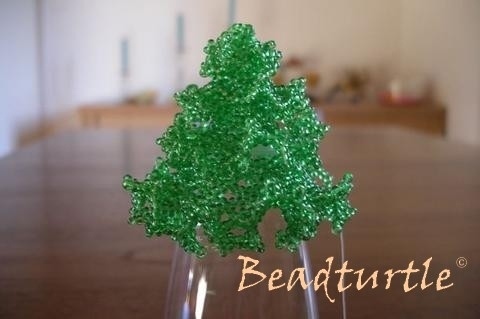 Елочка из бисера: зеленая красавица