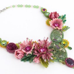 ​Идеи создания прекрасных ожерелий из бисера с объёмными цветами