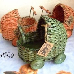 Колясочки из плетеных трубочек