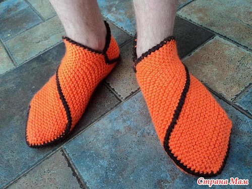 Вязаные тапочки спицами "Чиполино"